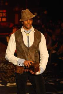 Model walks for Arjun Khanna at HDIL India Couture Week 2010