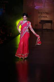 Karishma Kapoor in Being Human show at HDIL India Couture Week 2010