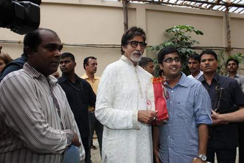 Big B Celebrates His 68th Birthday with Media