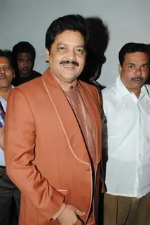 Udit Narayan at Navratri Dandiya 2010 in Borivali