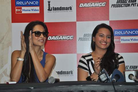 Sonakshi Sinha and Malaika Arora Khan at DVD launch of the movie Dabangg