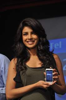 Priyanka Chopra unveils the new Nokia N8