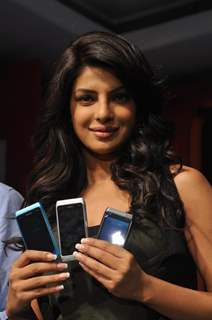 Priyanka Chopra unveils the new Nokia N8