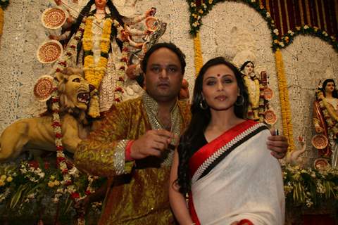 Rani Mukherjee at Durga puja at Santacruz