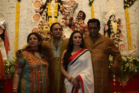 Rani Mukherjee at Durga puja at Santacruz