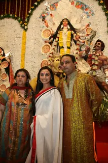 Rani Mukherjee at Durga puja at Santacruz