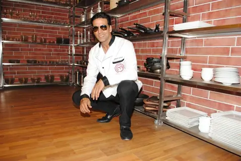 Akshay Kumar on the set of Amul Master Chef India