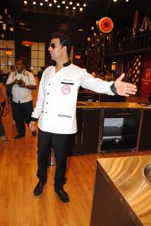 Akshay Kumar on the set of Amul Master Chef India