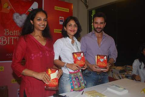 Saif Ali Khan launches Anuja Chauhan's Book at Crossword