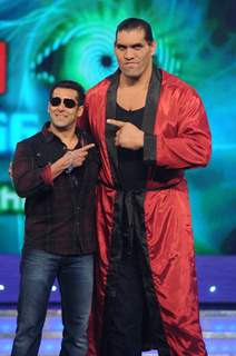 Salman with WWE Superstar The Great Khali