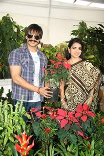 Vivek Oberoi and Shaina NC at Tree Plantation Event at Mumbai