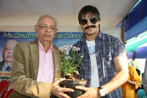 Vivek Oberoi at Tree Plantation Event at Mumbai