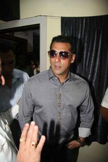 Salman Khan at Milind Deora's Computer Institute donation at Byculla