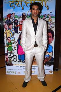 Sid Makkar at Premiere of Dus Tola at Cinemax, Mumbai