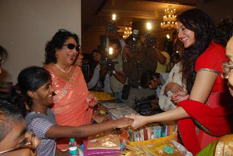 Sonakshi Sinha meets underprivileged childrens at Mayfair, Mumbai