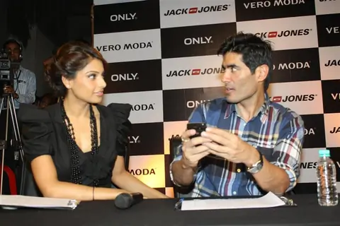 Bipasha Basu and Manish Malhotra at Vero Moda model auditions