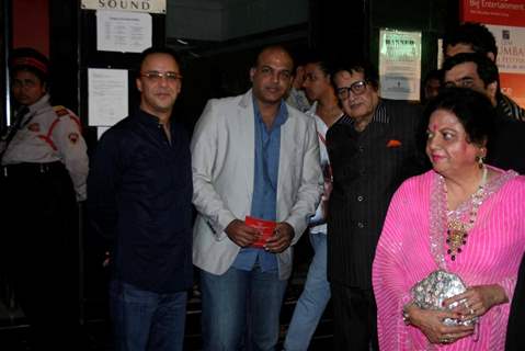 Vidhu Vinod Chopra, Ashutosh and Manoj Kumar at Closing ceremony of 12th Mumbai Film Festival