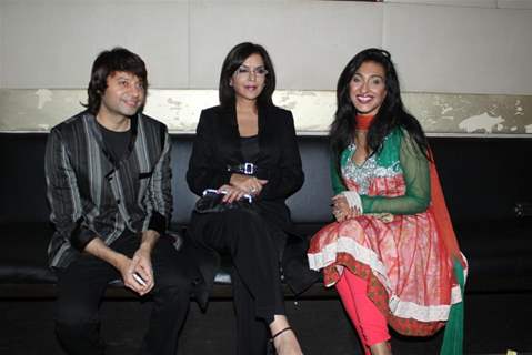 Maradona Rebello, Zeenat Aman and Rituparna at Success party of Dunno Y... Winning Viewers Choice Aw