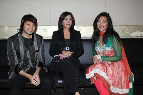 Maradona Rebello, Zeenat Aman and Rituparna at Success party of Dunno Y... Winning Viewers Choice Aw