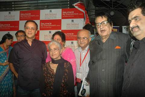 Manoj Kumar and Vidhu Vinod Chopra at Mami Closing ceremony at Chandan Cinema