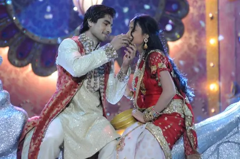Harshad Chopra & Anupriya Kapoor in the Karvachaut special act for Diwali Dilon ki on Star Plus