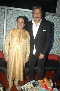 Jackie Shroff and Anup Jalota at Sabka Mallik Ek Premiere at Cinemax