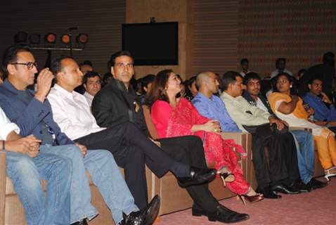 Anil Ambani, Tina Ambani and Akshay Kumar at Dhirubai Ambani Hospital to Launch Centre for Sport Medicine at Ambani Hospital