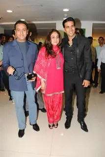 Gulshan Grover, Tina Ambani and Akshay Kumar at Dhirubai Ambani Hospital to Launch Centre for Sport