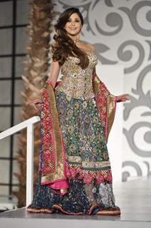 Urmila Matondkar Walks for designers Nisha Sagar at Aamby Valley India Bridal Week day 2