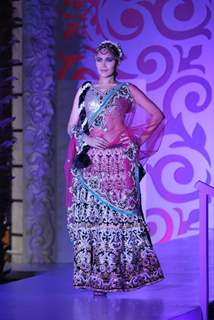 Model Walks for fashion designer Vikram Phadnis at Aamby Valley Indian Bridal Week day 4