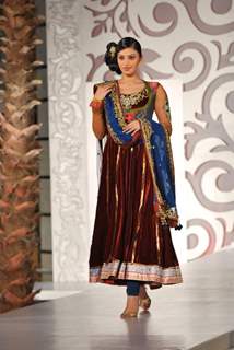 Model Walks for fashion designer Vikram Phadnis at Aamby Valley Indian Bridal Week day 4