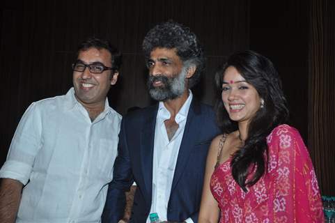 Vidya Malvade and Makrand Deshpande at Music release of 'Shahrukh Bola Khoobsurat Hai Tu'