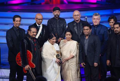 Lata Mangeshkar, Asha and AR Rahman at Global Indian Music Awards on Wednesday night at Yash Raj Studios