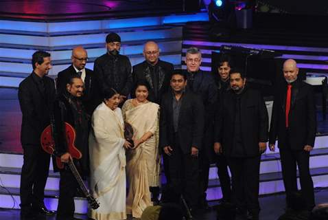 Lata Mangeshkar, A.R.Rahman, Shankar, Salim and Asha at Global Indian Music Awards at Yash Raj Studi
