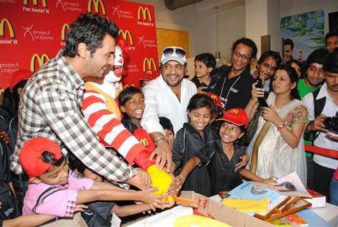 Arjun Rampal & Sajid celebrate Children’s Day with underprivileged kids at McDonalds at Fun Republic in Andheri, Mumbai
