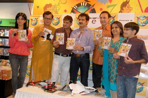 Khichdi (the Movie) cast & crew - destroy pirated CDs of the movie - as a symbolic gesture against anti-piracy, before the launch of its home Video by Moser Baer Entertainment