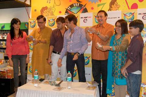 Khichdi (the Movie) cast & crew - destroy pirated CDs of the movie - as a symbolic gesture against anti-piracy, before the launch of its home Video by Moser Baer Entertainment