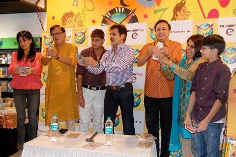 Khichdi (the Movie) cast & crew - destroy pirated CDs of the movie - as a symbolic gesture against anti-piracy, before the launch of its home Video by Moser Baer Entertainment