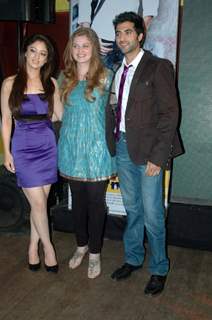 Akshay Oberoi and Sandeepa Dhar with Vidhi Kasliwal at launch of &quot;Isi Life Mein&quot; Film