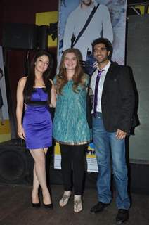 Akshay Oberoi and Sandeepa Dhar with Vidhi Kasliwal at launch of &quot;Isi Life Mein&quot; Film