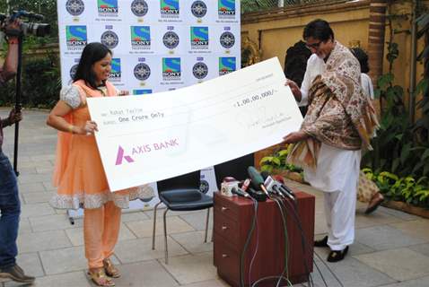 Amitabh Bachchan with Kaun Banega Crorepati's grand winner Rahat Taslim