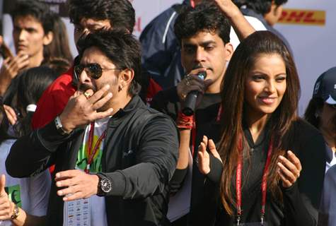 Arshad Warsi and Bipasha Basu during the Delhi Half Marathon, in New Delhi