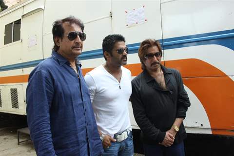 Shakti Kapoor, Sunil Shetty and Kiran Kumar at Raqt-Ek Rishta film Mahurat at Filmistan