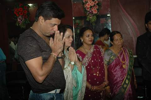 Madhur Bhandarkar and Smita Thakeray at inaugration of Shiva's Salon Academy