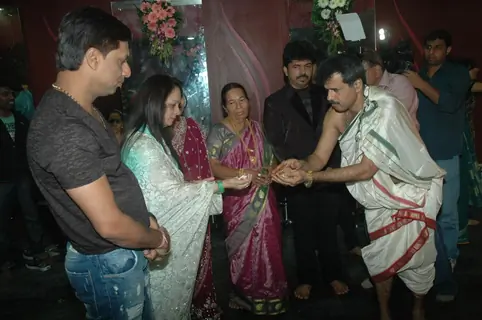 Madhur Bhandarkar and Smita Thakeray at inaugration of Shiva's Salon Academy