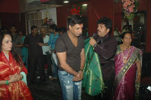 Madhur Bhandarkar and Smita Thakeray at inaugration of Shiva's Salon Academy