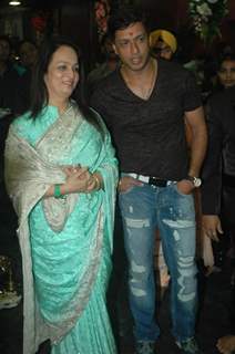 Madhur Bhandarkar and Smita Thakeray at inaugration of Shiva's Salon Academy