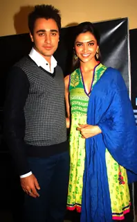 Deepika Padukone and Imran Khan on the set of saregama