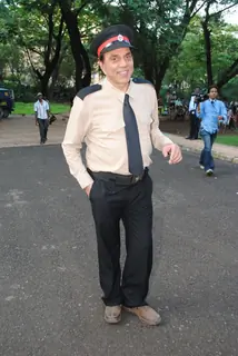 Dharmendra on the sets of their film Yamla Pagla Deewana at Filmcity, Mumba