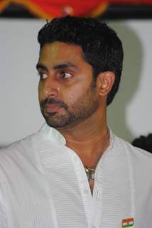 Abhishek Bachchan pay tribute to 26/11 martyrs